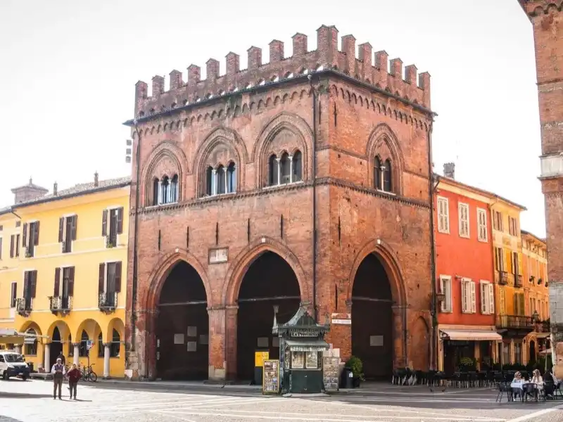 Loggia del Militi di Cremona